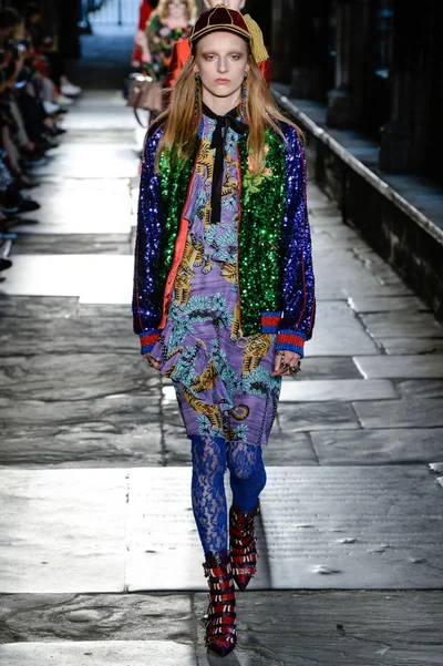 Look 90